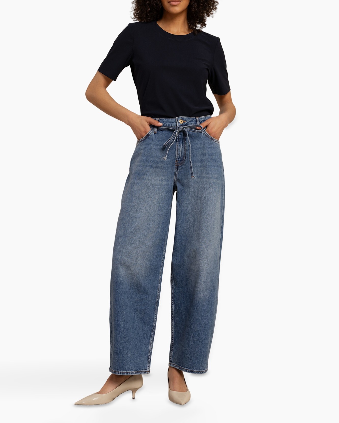 spijkerbroek, wijd laveren?, midden-blauw, hoog taille, t-shirt