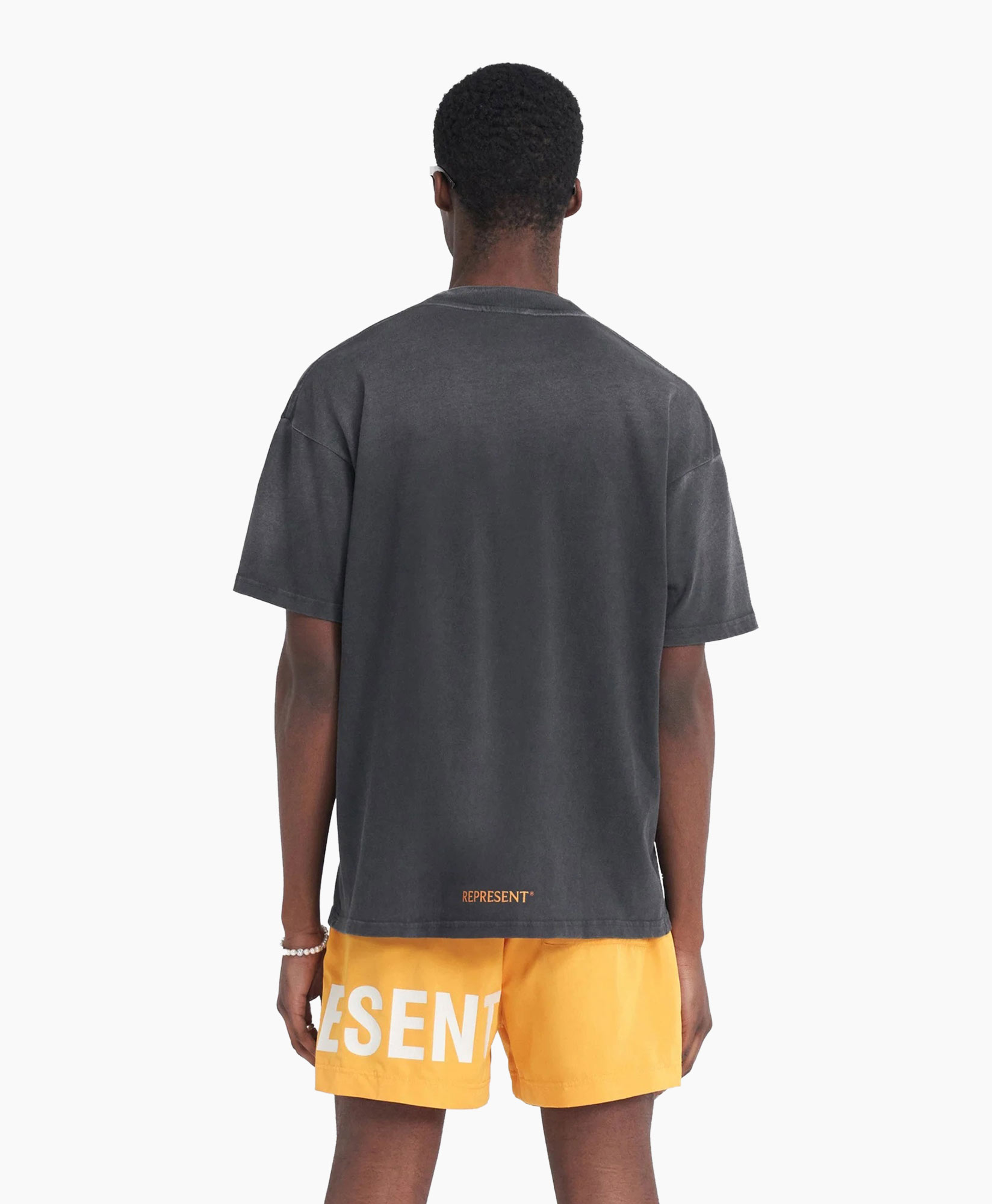 T-shirt Higher Truth Zwart