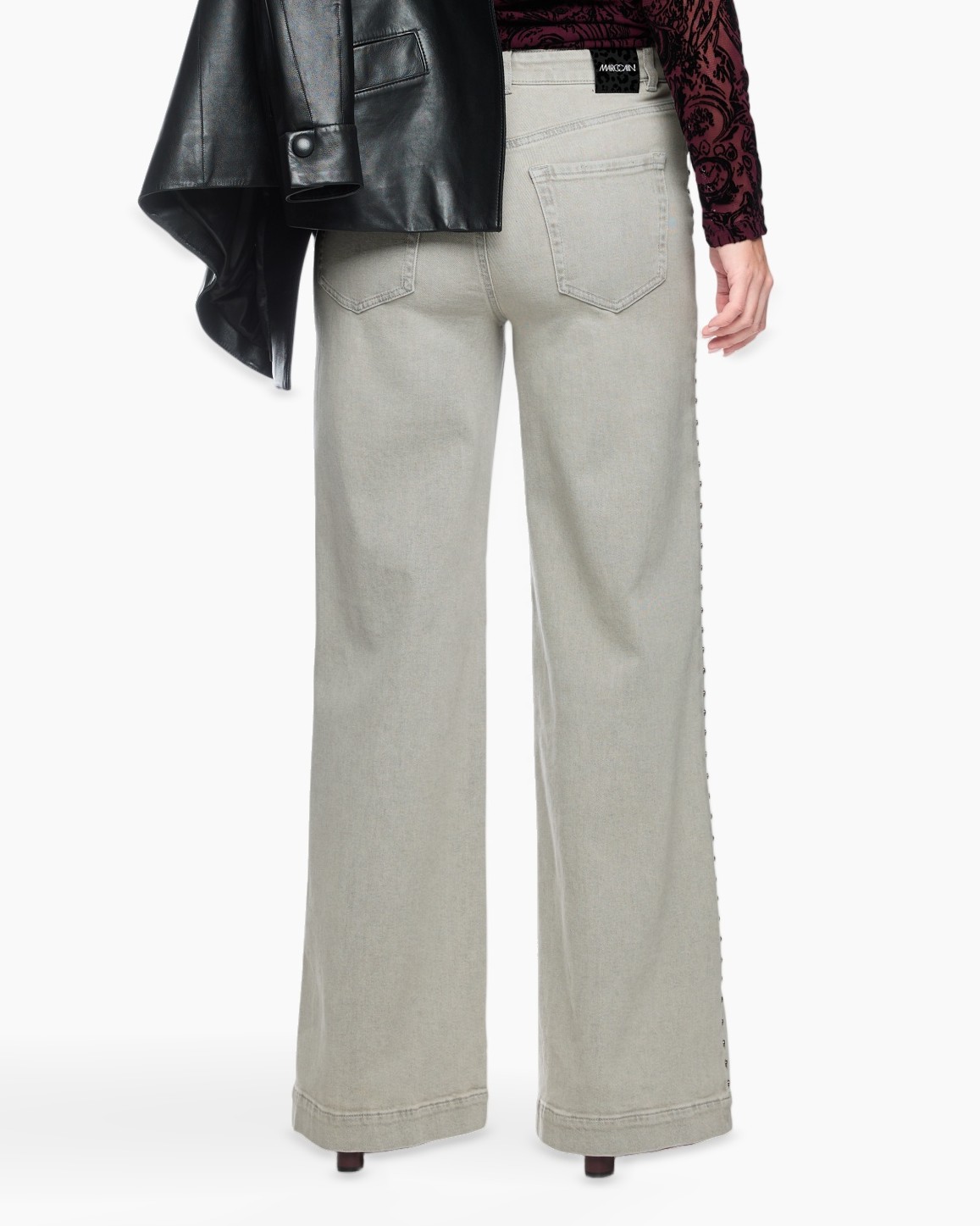 wijdbreed, beige broek, denim-achtig, achterkant, zakdetail