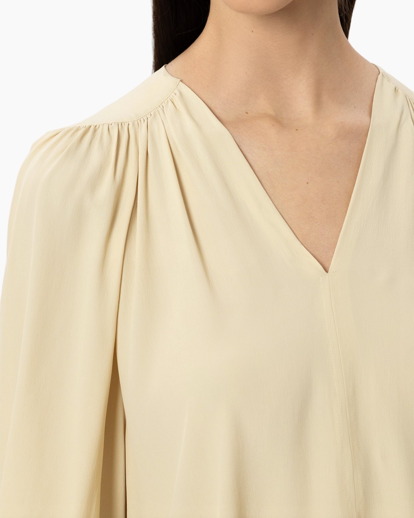 blouse, crème, v-hals, plooien, lange mouw