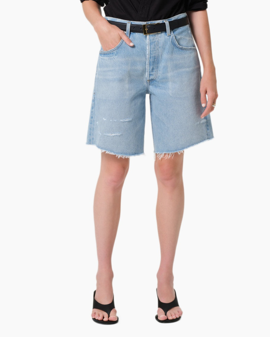 denim shorts, distressed, light wash, frayed hem, knee-length