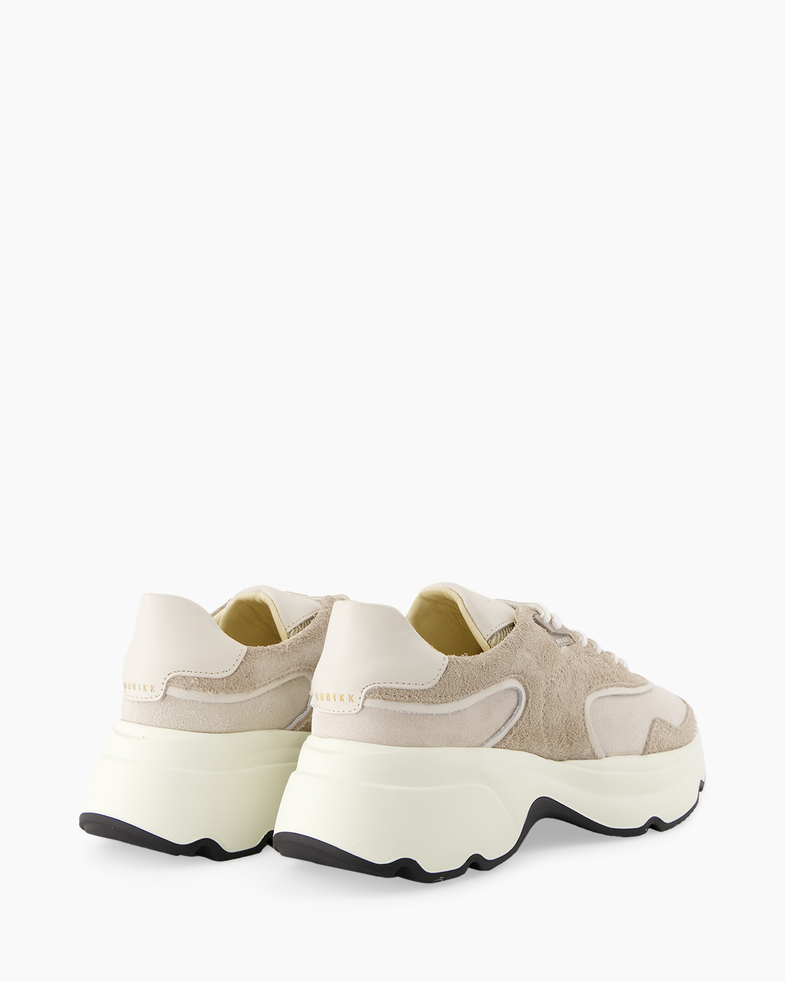 sneakers, beige, suede, ronde zool, achterkant