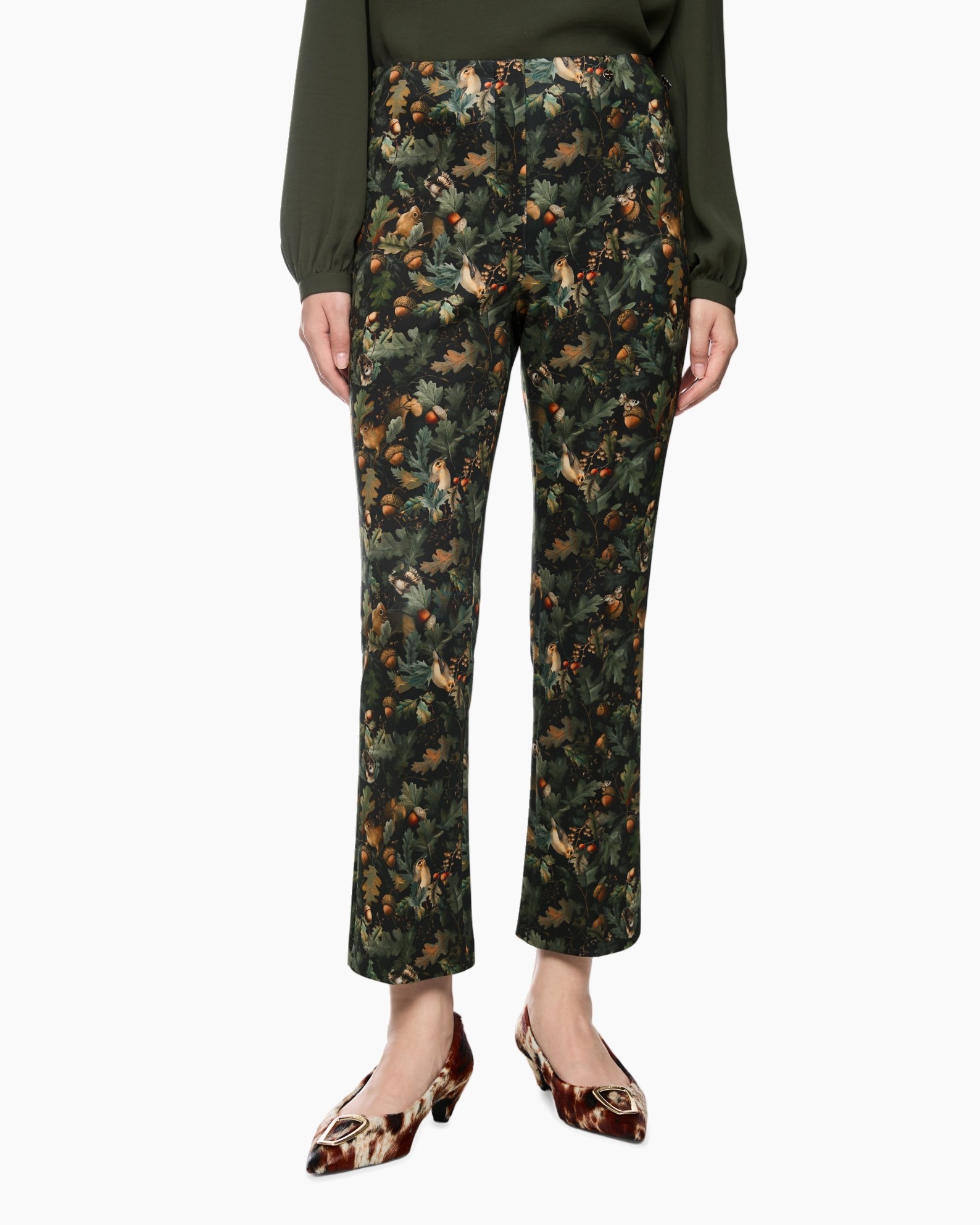 broeken, broek, bosachtig bloemenpatroon, groen, korte lengte