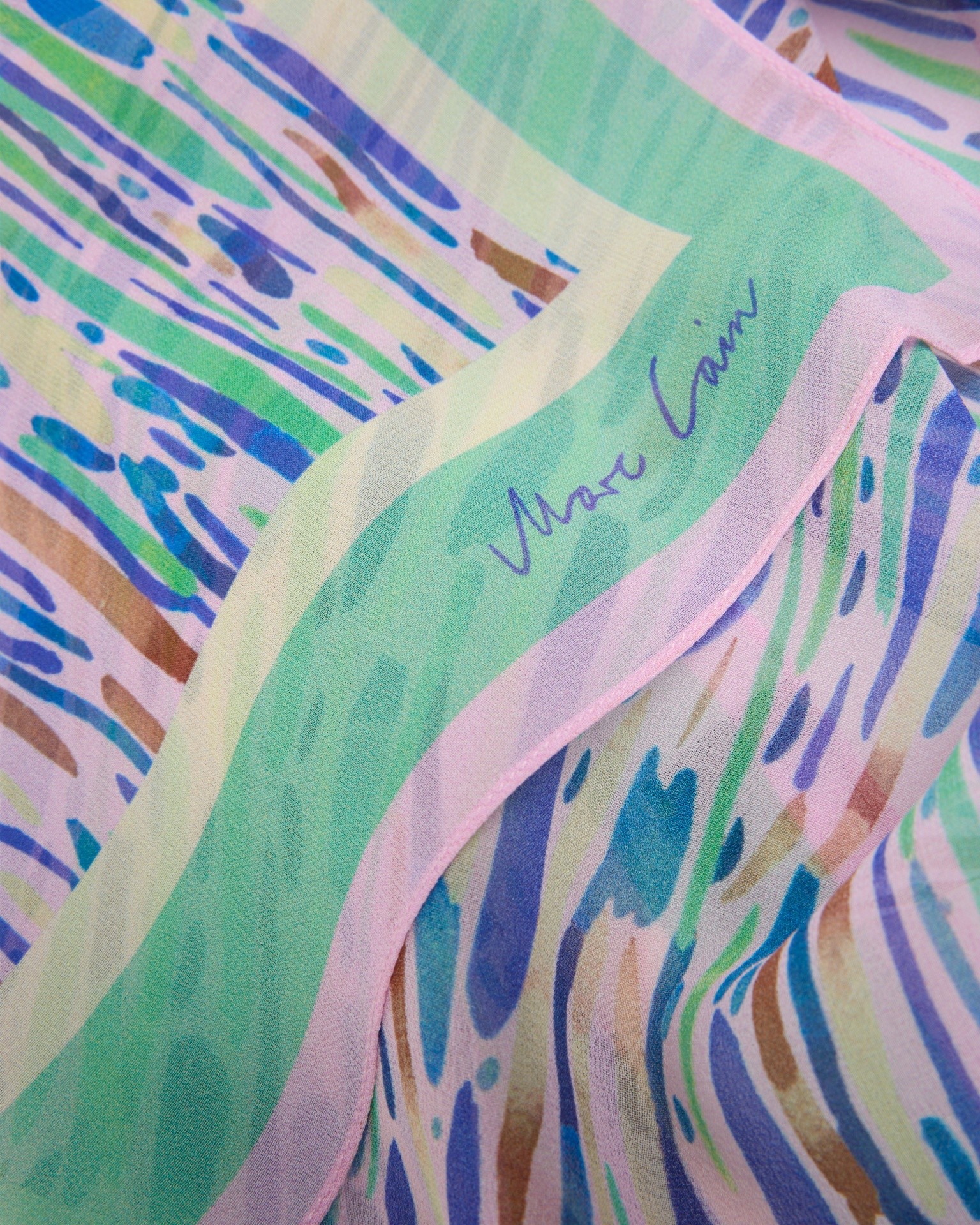 sjaal, multikleur, abstract patroon, zachte stof, Marc Cain, luchtig