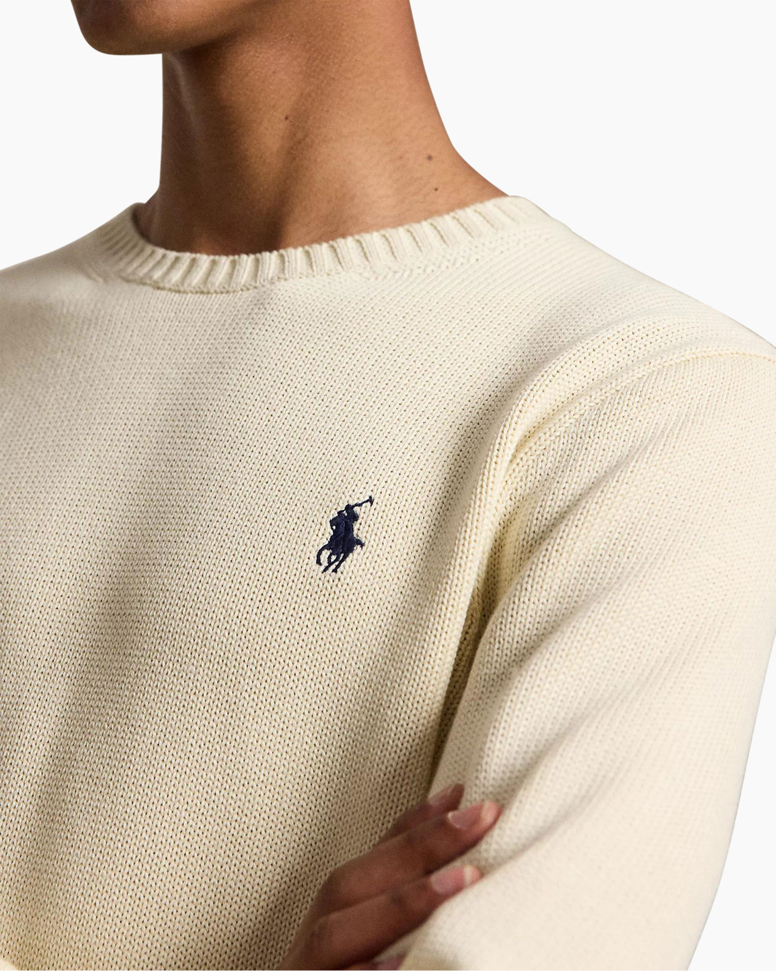 trui, kraagloze?, gebreid?, beige, logo borduursel