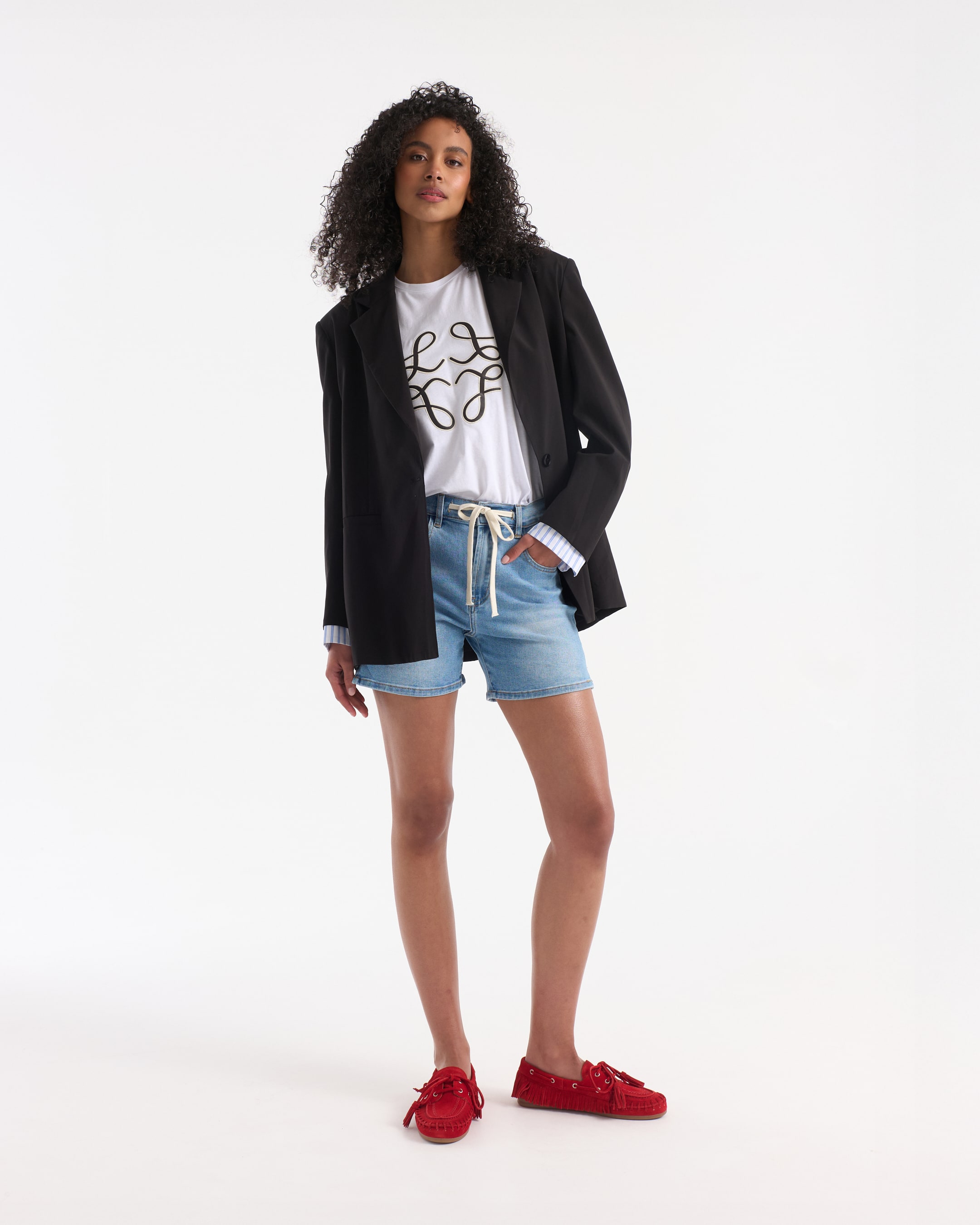blazer, jacke, denim shorts, t-shirt, loafers red