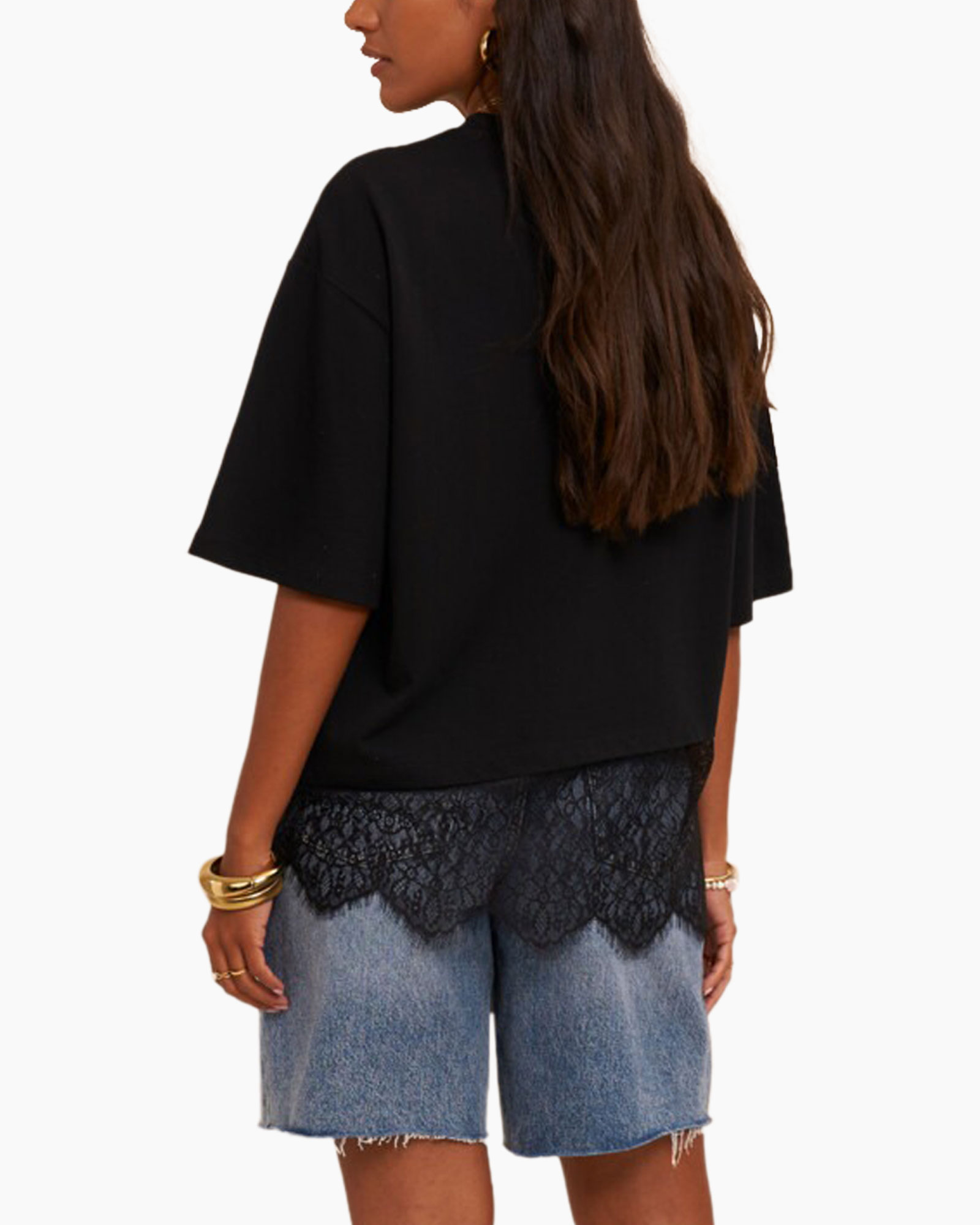 tanktop?, zwart top, hort broek, kantzoom, boho sieraden