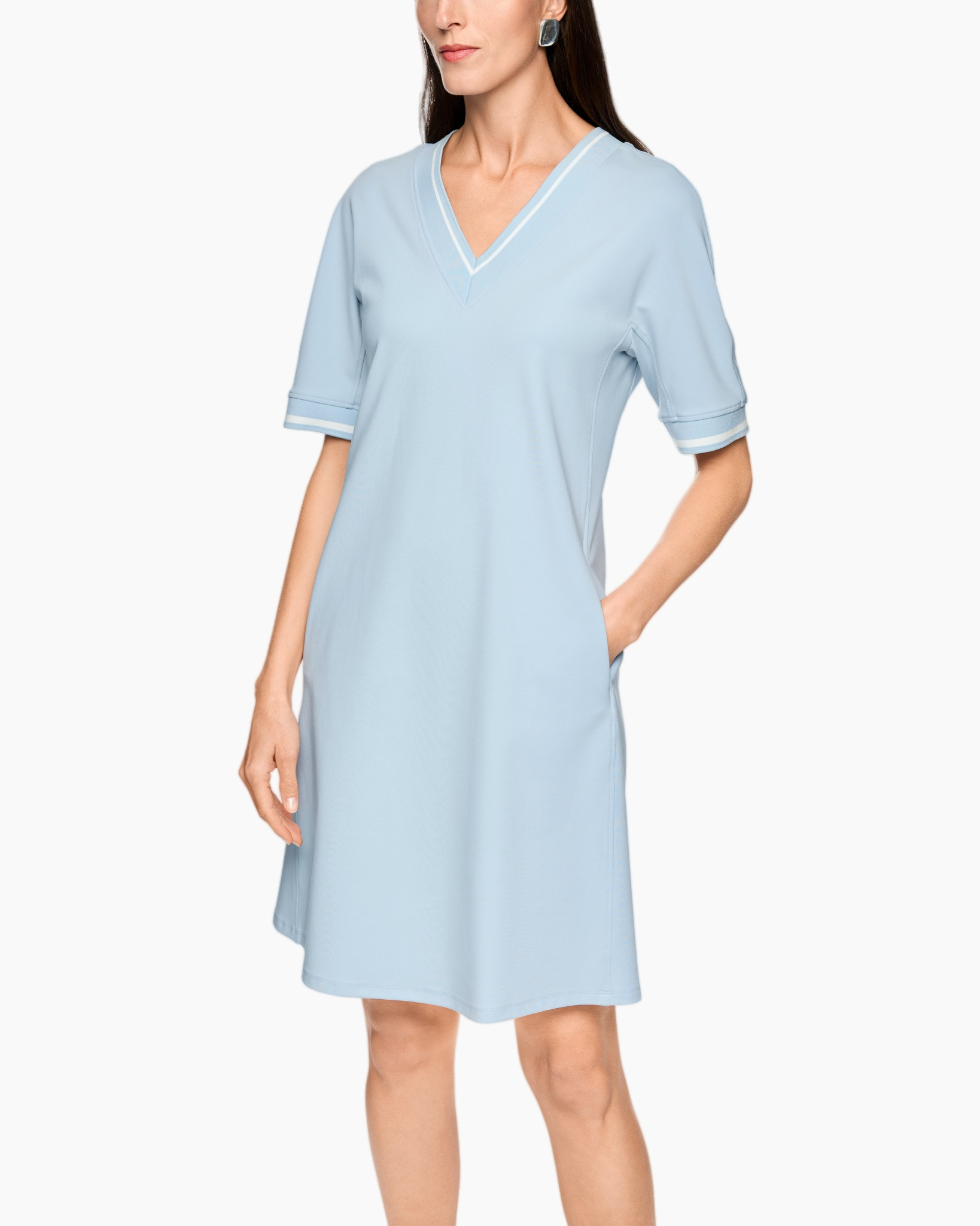 jurk, knielengte, lichtblauw, V-hals, korte mouwen