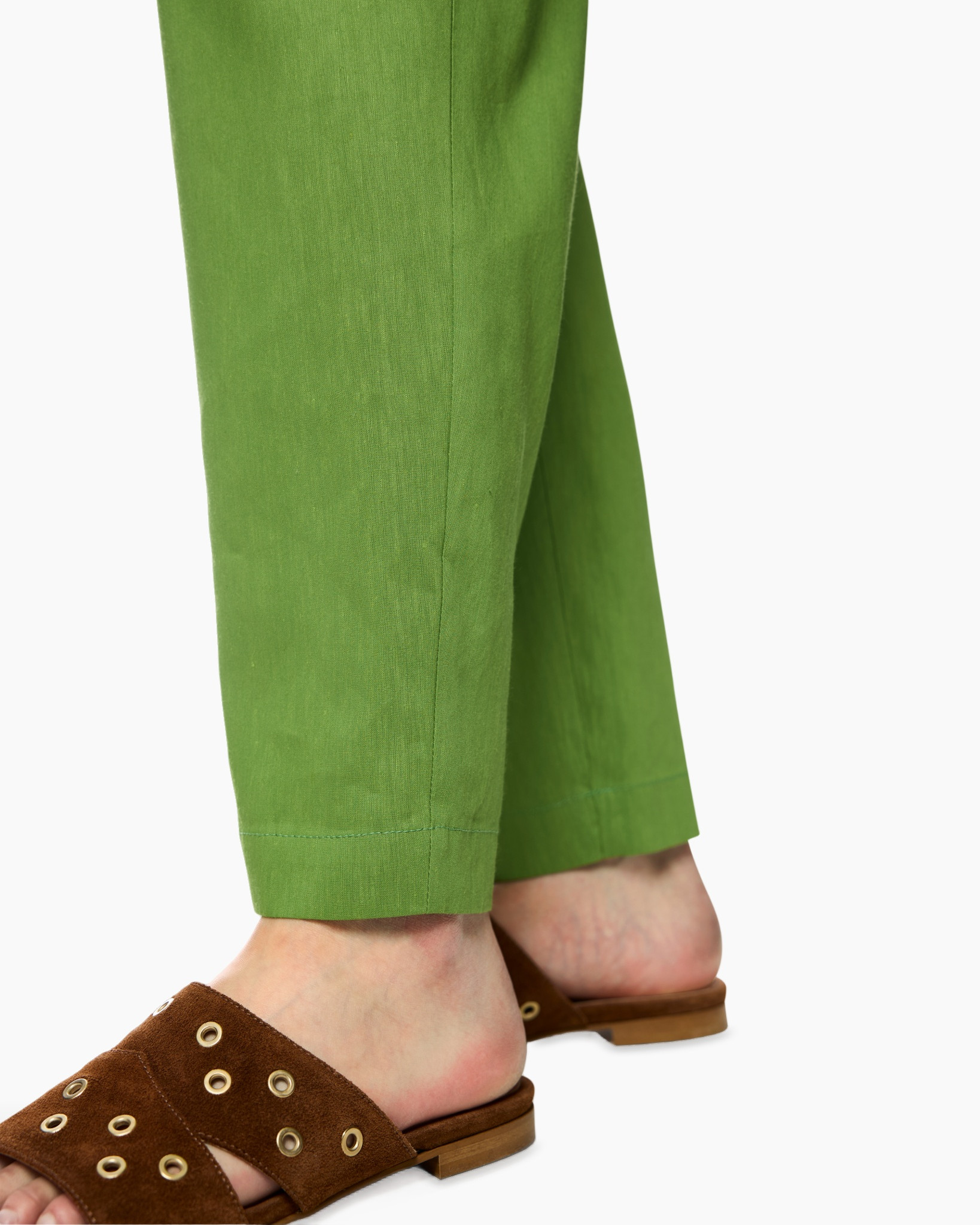 groen, broek, enkellengte, broekwerk, slip-on sandalen