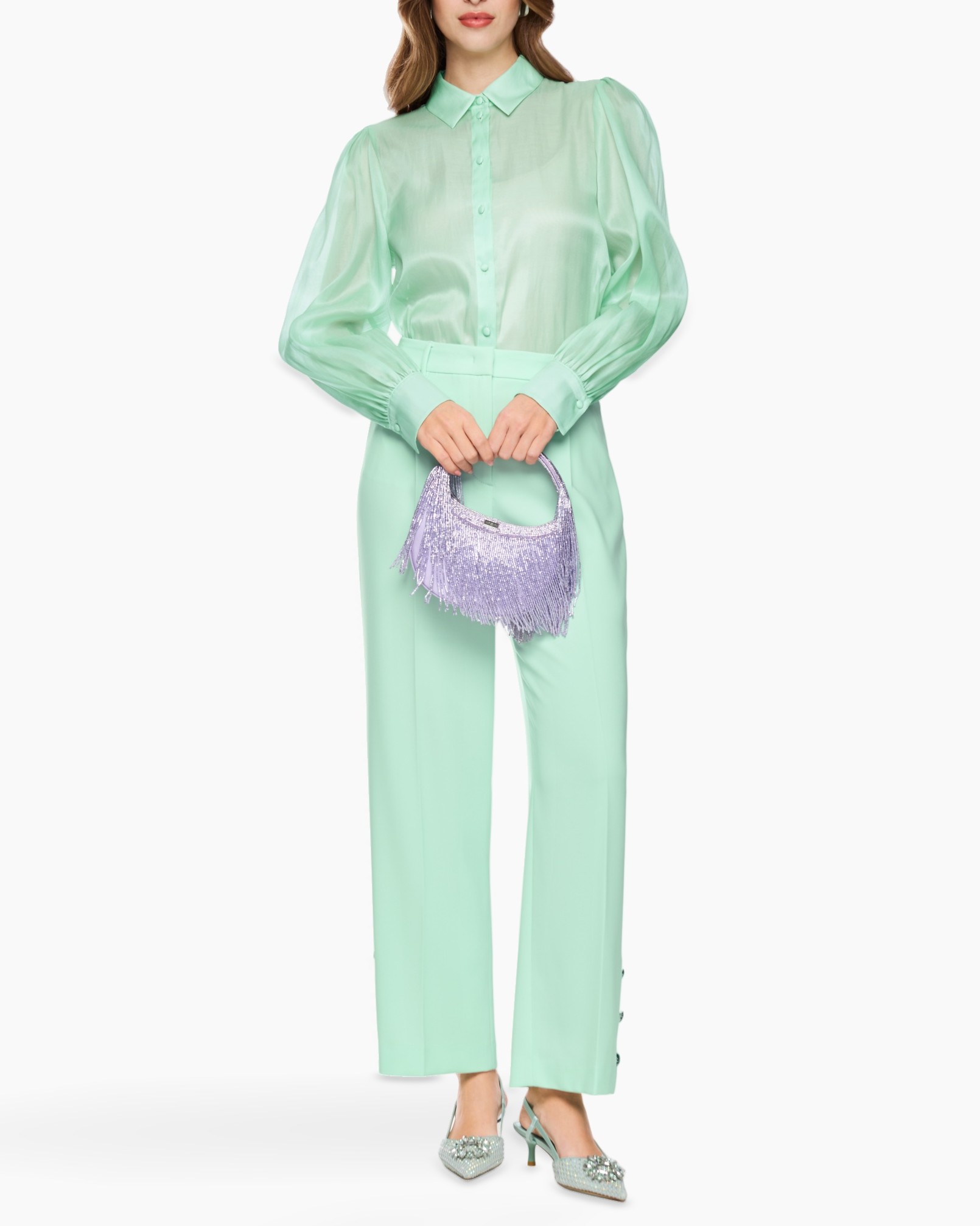 mintgroen, knopen blouse, pofmouwen, wijdLang broek, franje tas