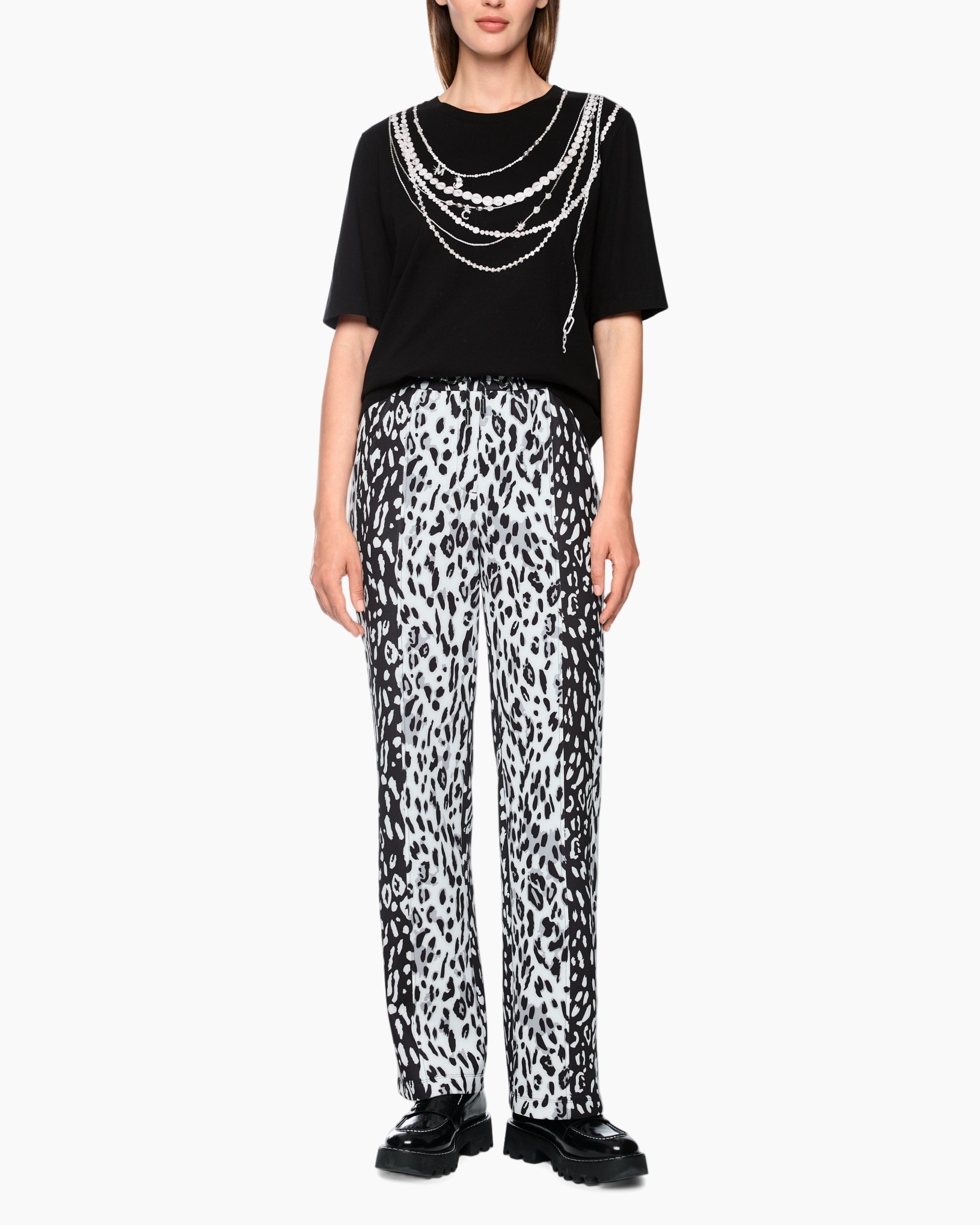 tunika top, korte mouwen, zwart, sieraden print, wijdere broek
