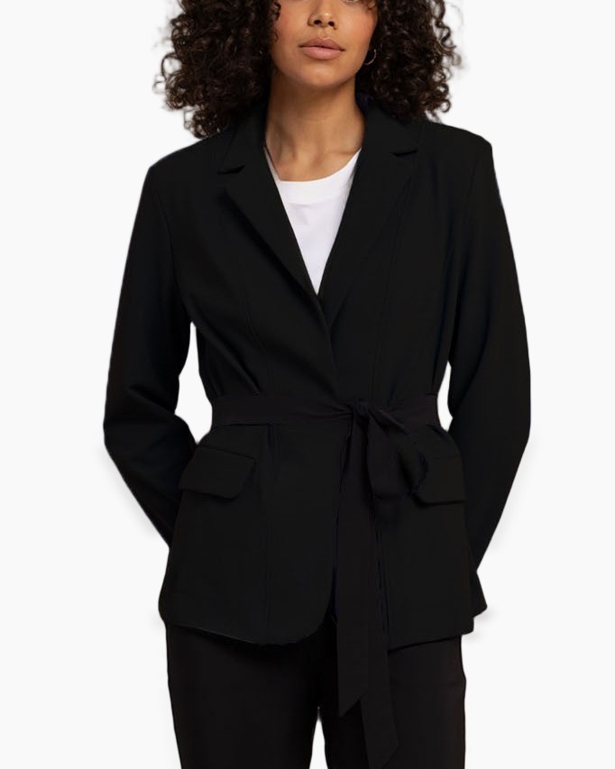 blazer, blazer zwart, singelceintuur blazer, voorzakken blazer, korte stijl?