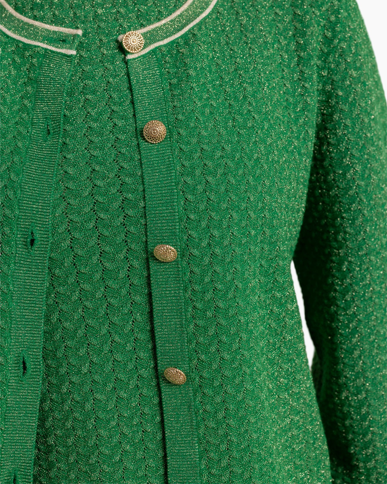 groene cardigan, gebreide structuur, metalen knopen, voorkant cardigan, ribtrim
