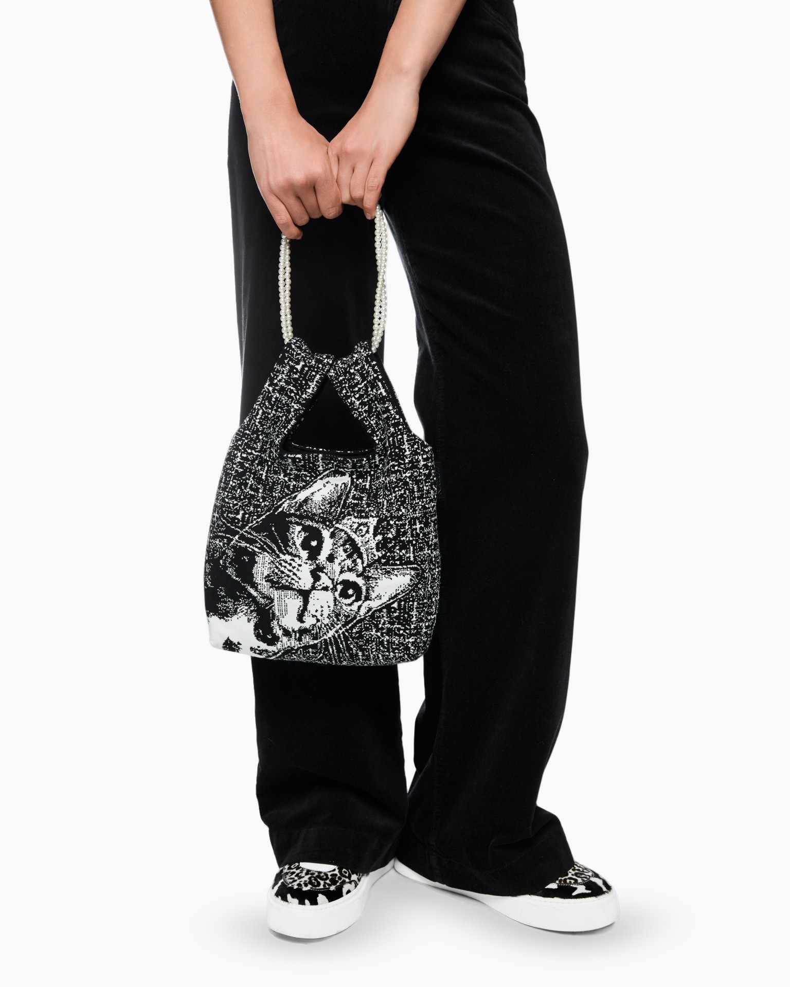 tas, parelende handvat, zwarte tas, patroon tas, kat grafiek