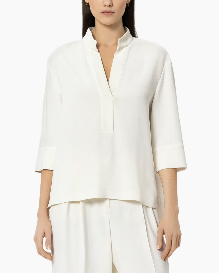 witte top, blouse, driekwart mouwen, kraagloze kraag?, losse pasvorm