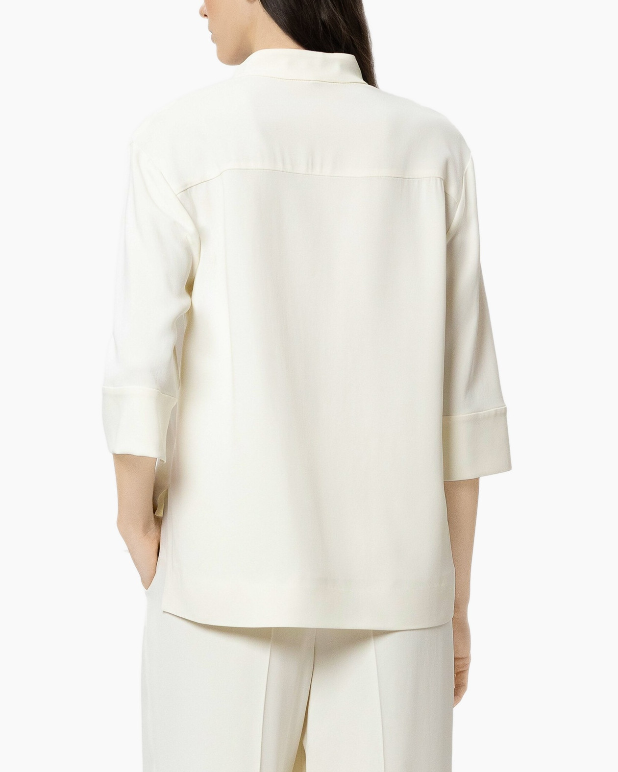 witte top, blouse, driekwart mouwen, kraagloze kraag?, losse pasvorm