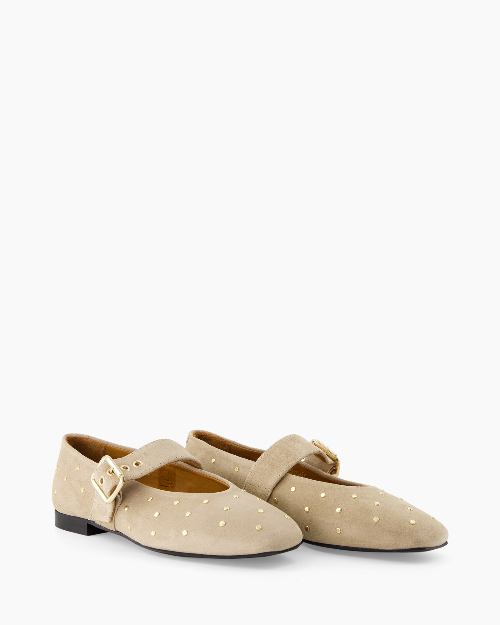 gesp, platte schoen, beige suède, gouden knoop, damesschoen