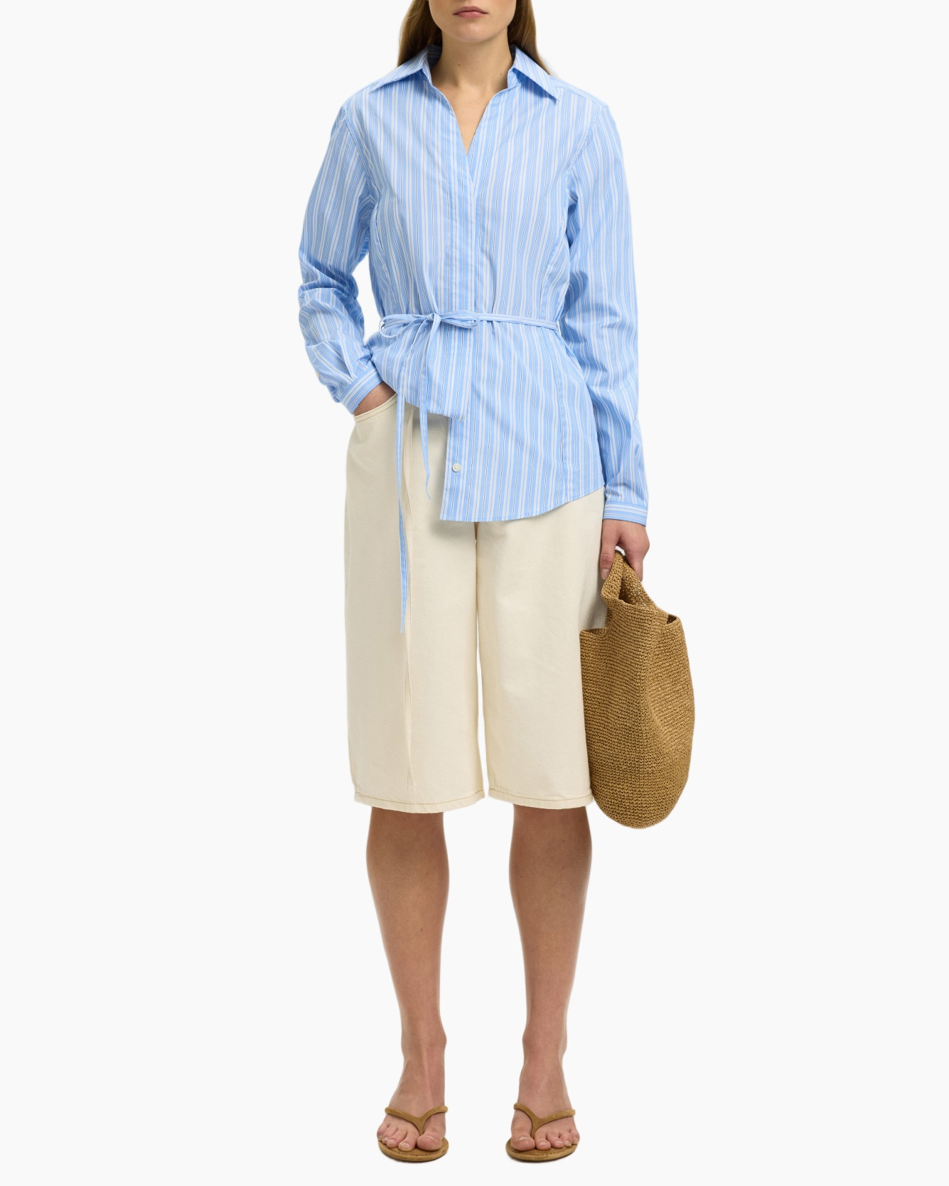 gestreepte blouse, blauwe blouse, riemsluiting blouse, lichtblauw, lange mouwen