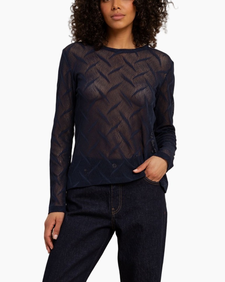 navy top, patroon uit mesh, lange mouwen, doorzichtige blouse, kraagloze nek