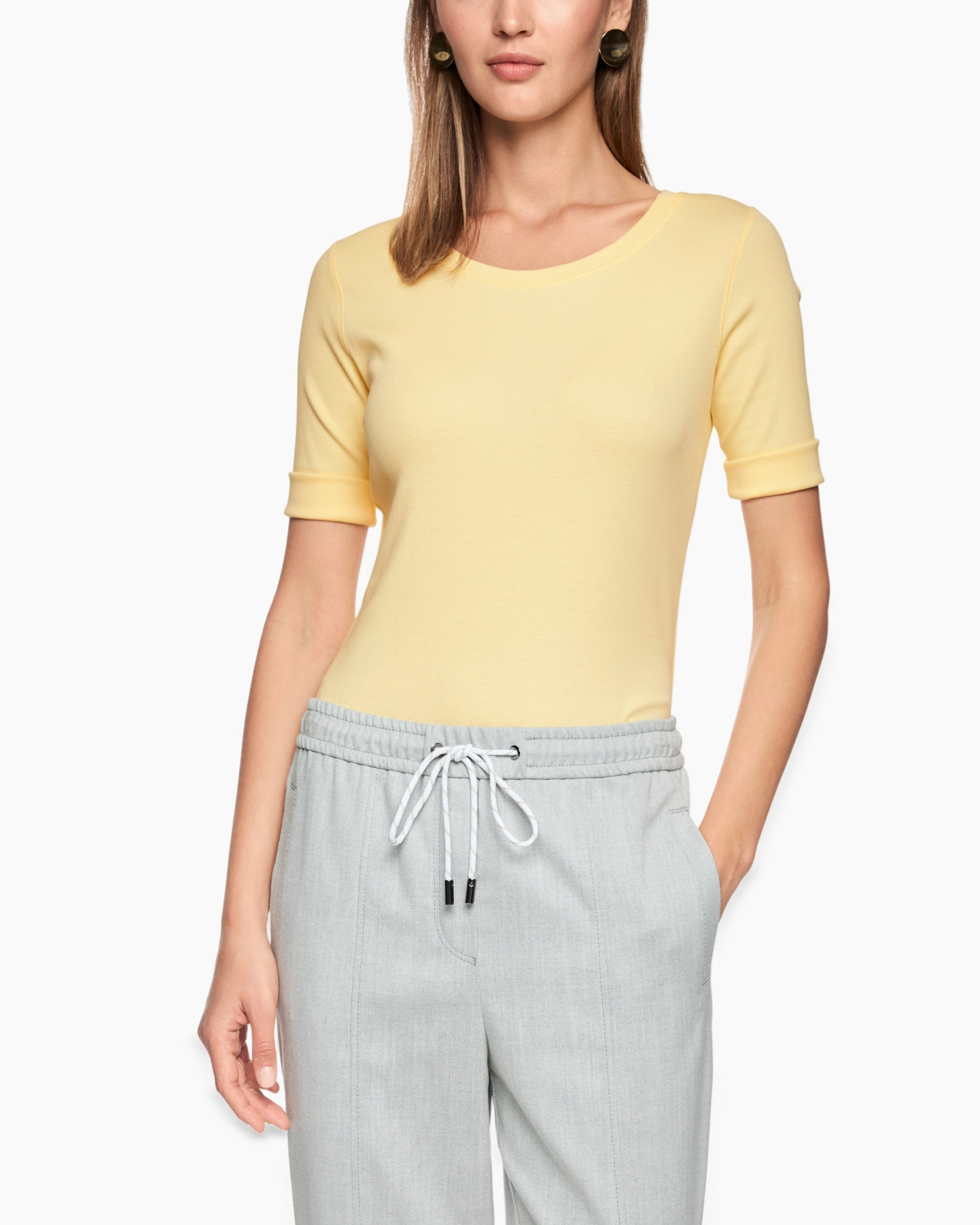 top, mouwen kort, geel, breipatroon, broek