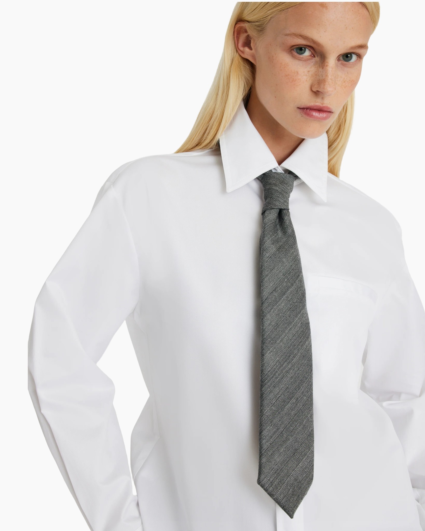 witte blouse, kledinghemd, lange mouw, tij, grijze stropdas