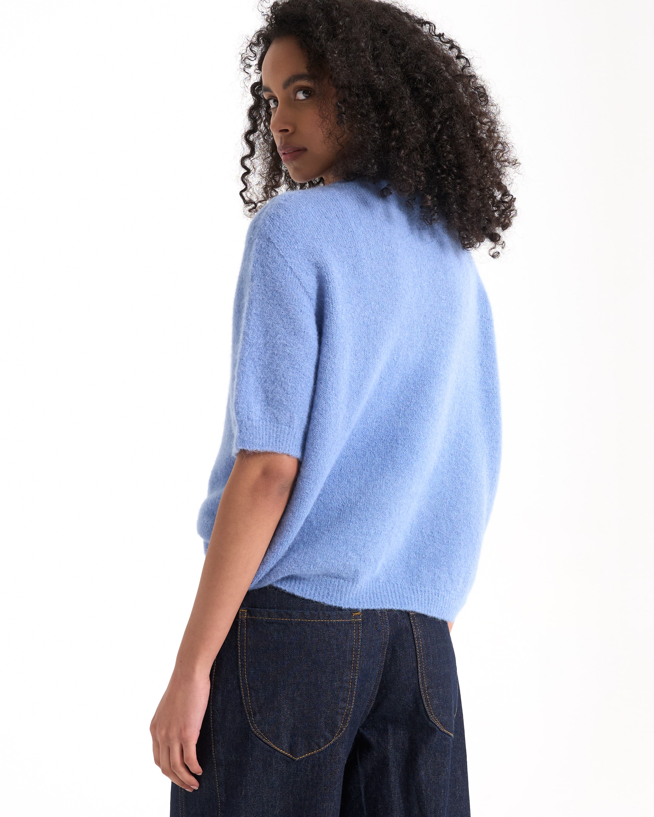 sweater, bluish, round-neck, short-sleeve, knit