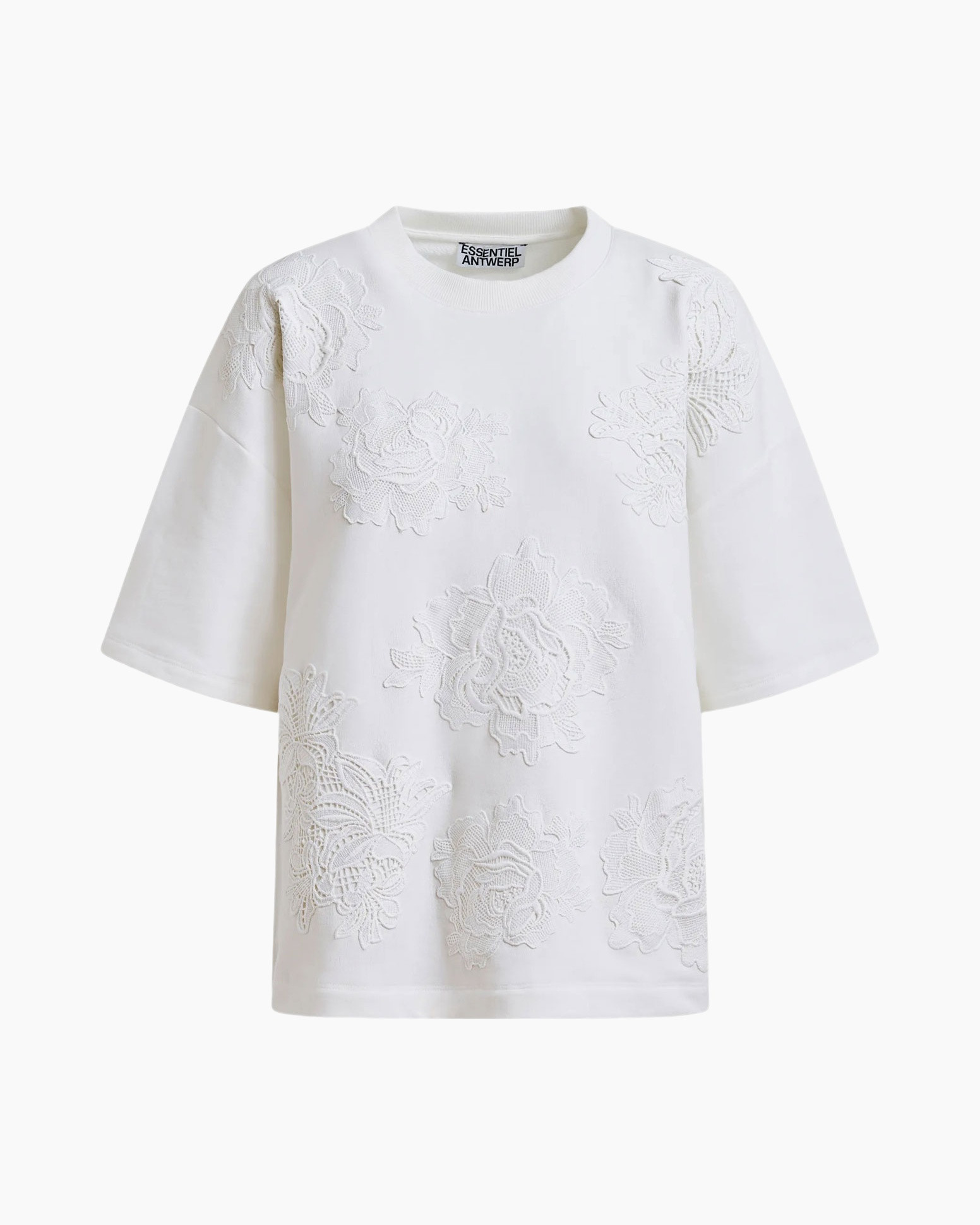t-shirt, wit, borduursel, bloemendessin, loszittend