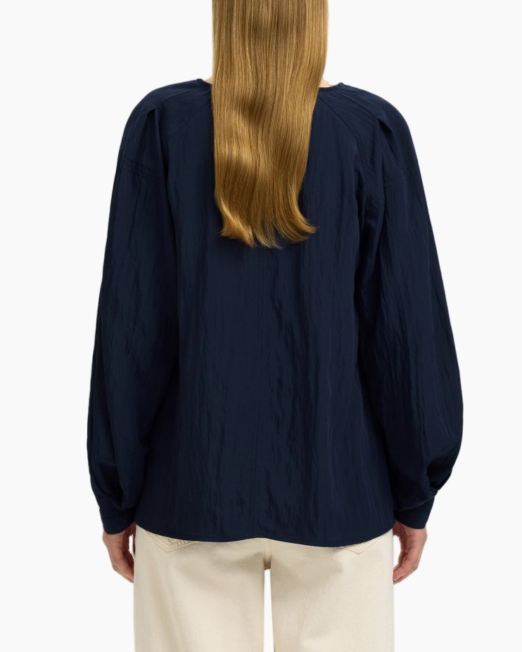 navy top, blouse, V-neck, long sleeves, crinkled fabric