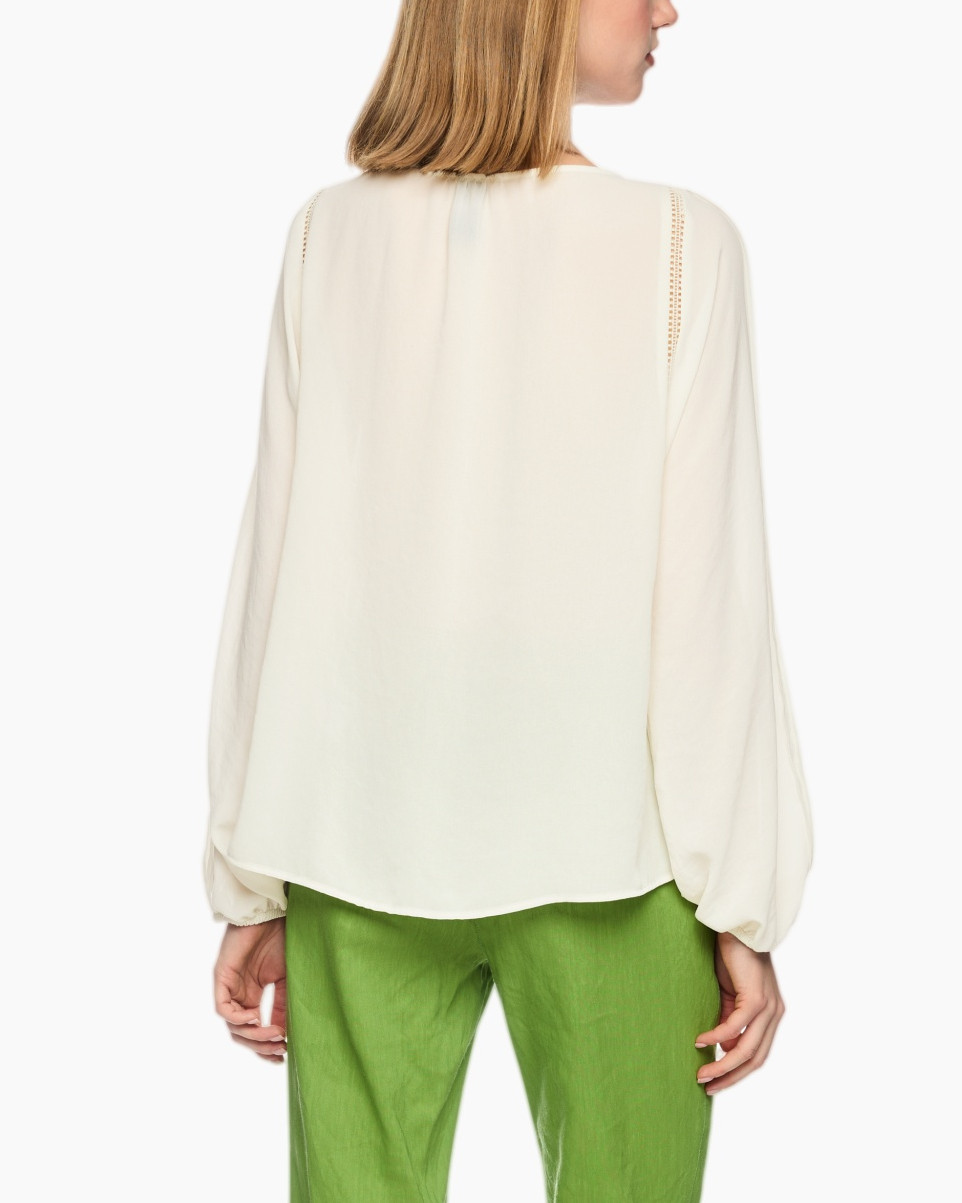 blouse, top crèm, lange mouwen, eyelet details, licht textiel