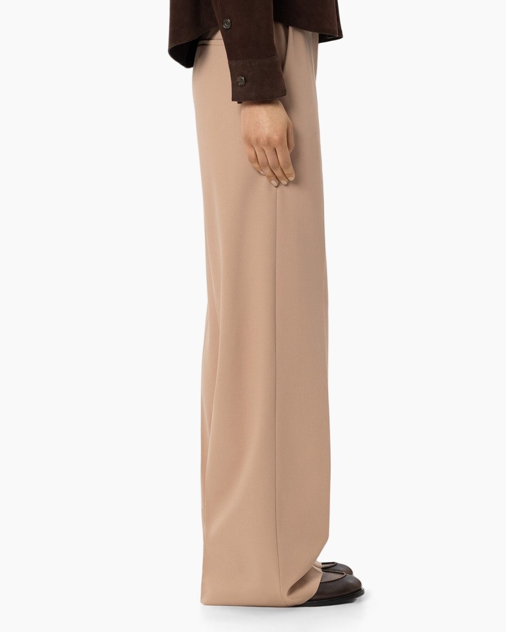 brode broek, wijd uitlopend, formele broek, plooien?, lose pasvorm