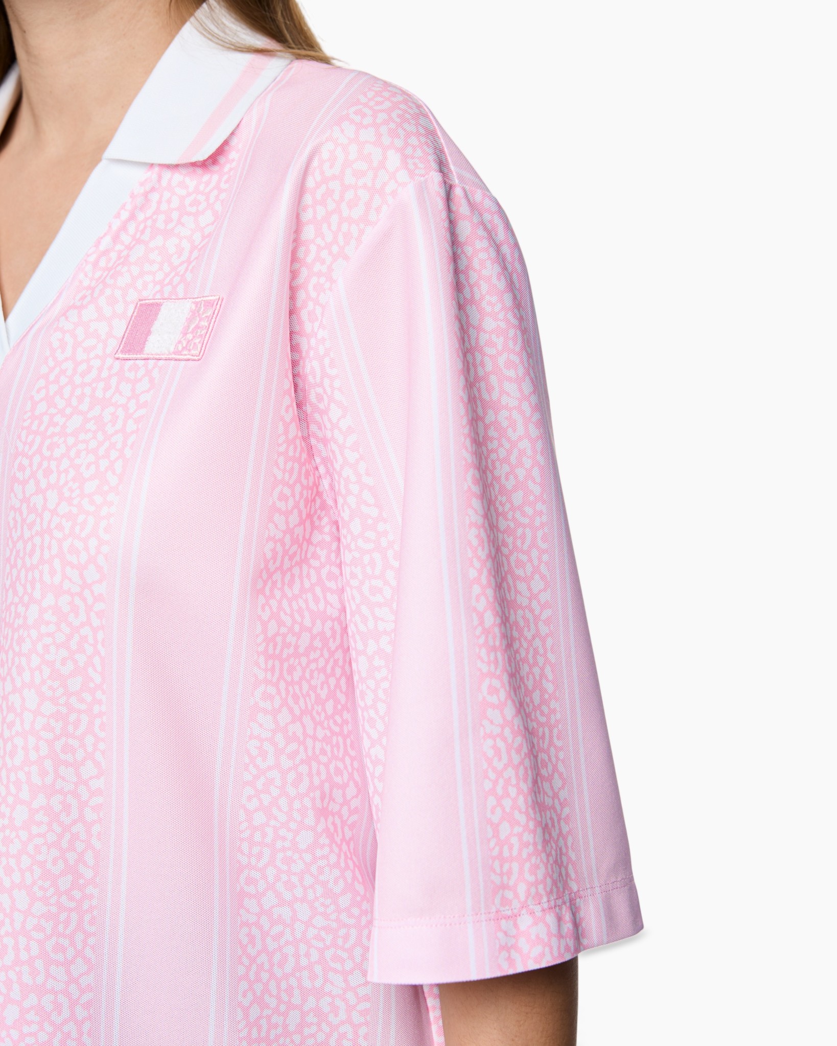 roze, shirt, korte mouw, kraag, patroon