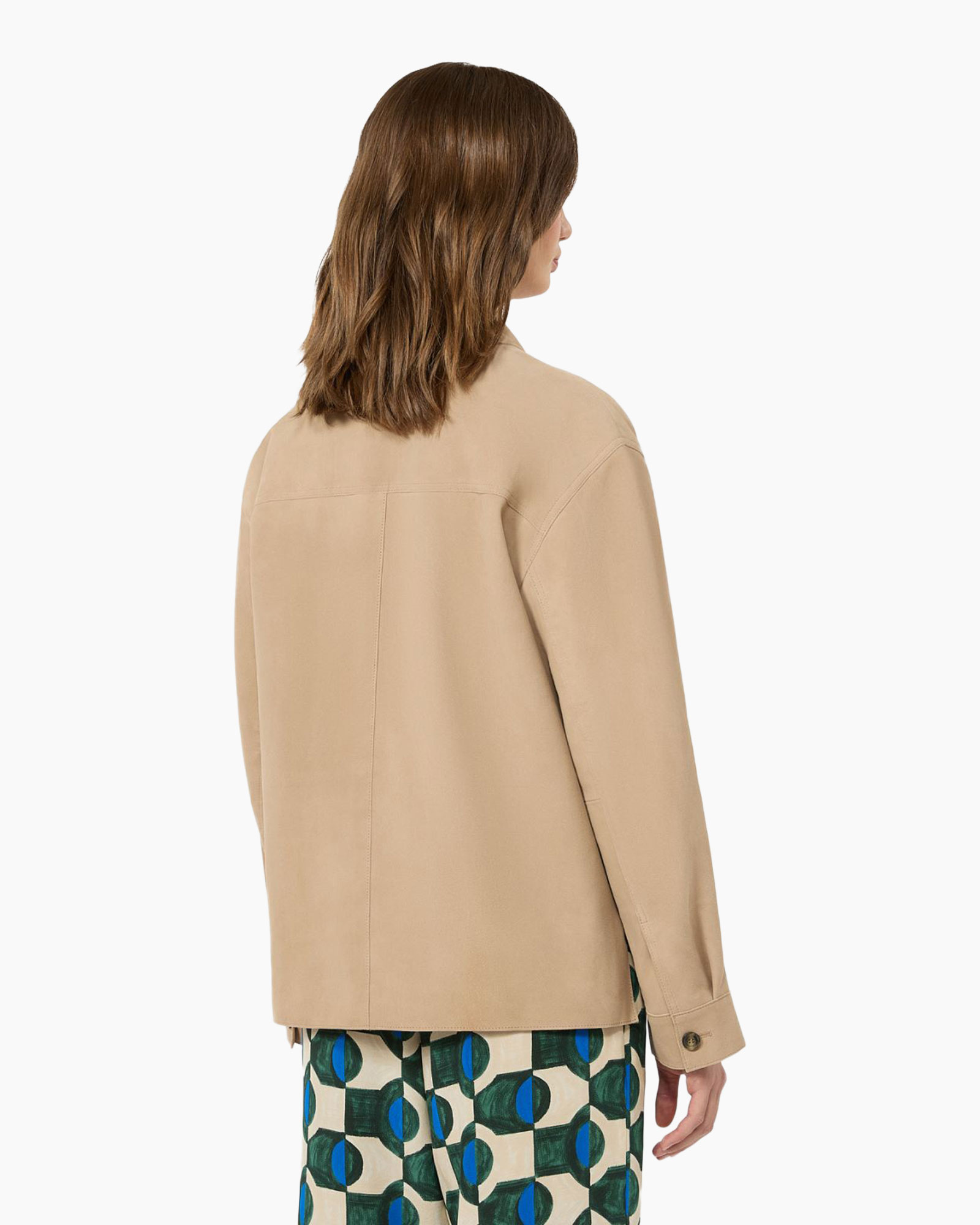 jas beige, knopsluiting voorkant, liggende zakken, kraag, oversized pasvorm