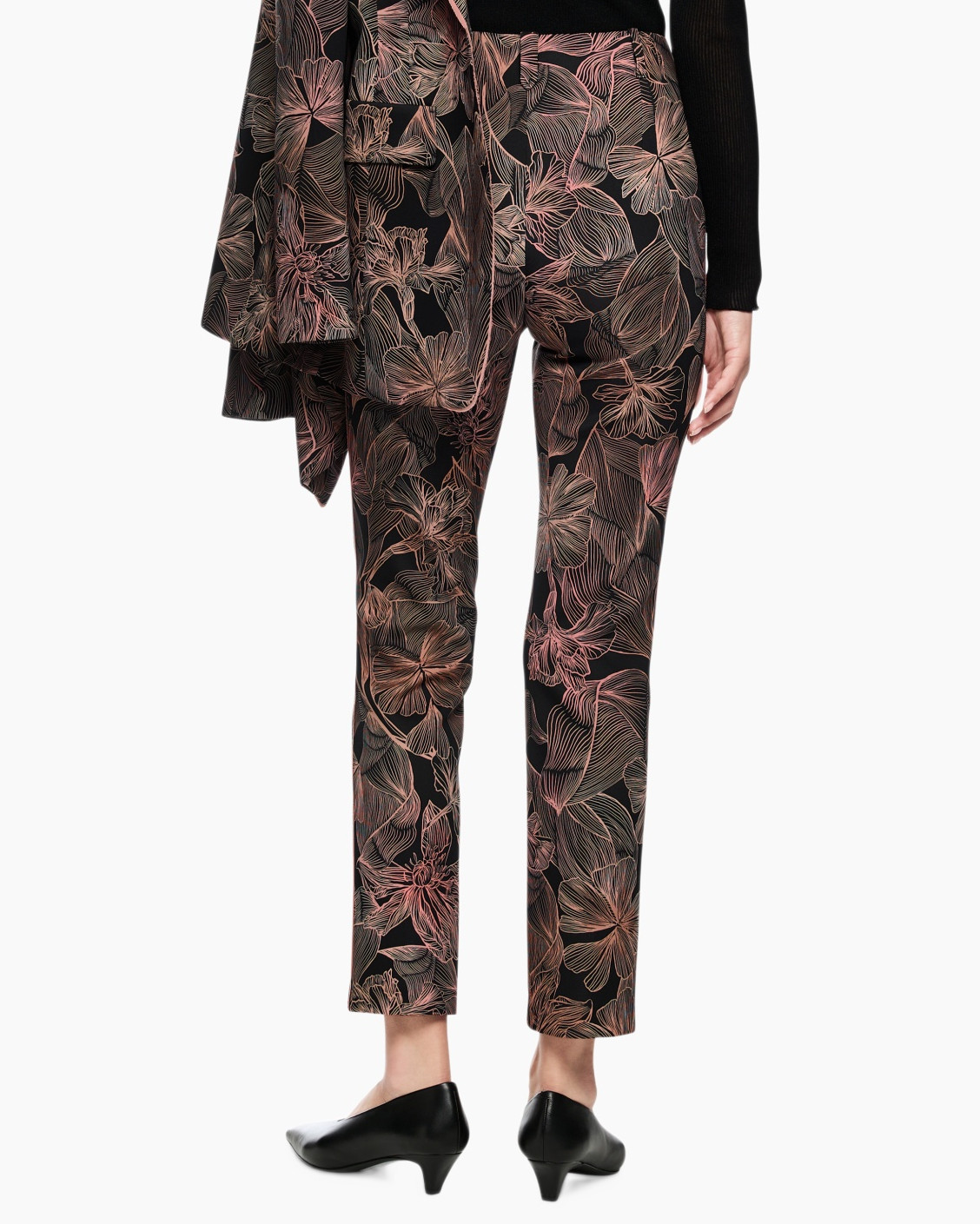 Pants, Formal Wear, Suit, Person, Woman