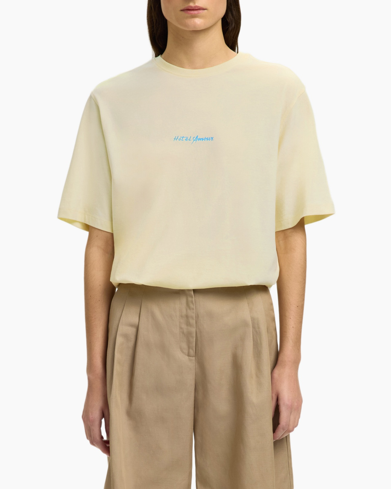 T-shirt Regular Vigga Ss Hotel Amour Tee Geel