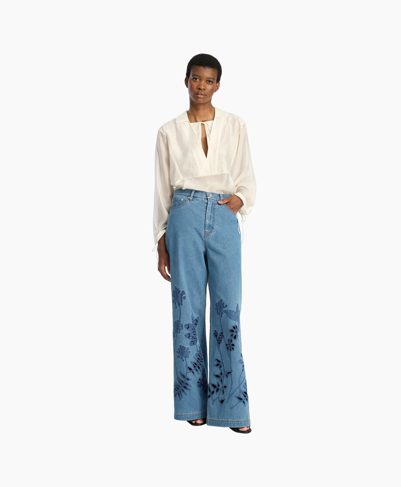 blouse, crème, lange mouwen, neklijn met strik, touwtjes