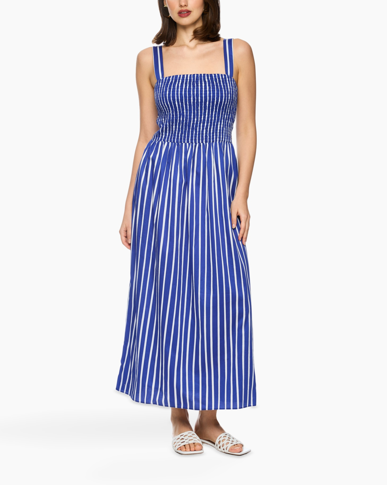 maxi jurk, blauw gestreept, smocked borstwerk, spaghettibandjes, enkellengte