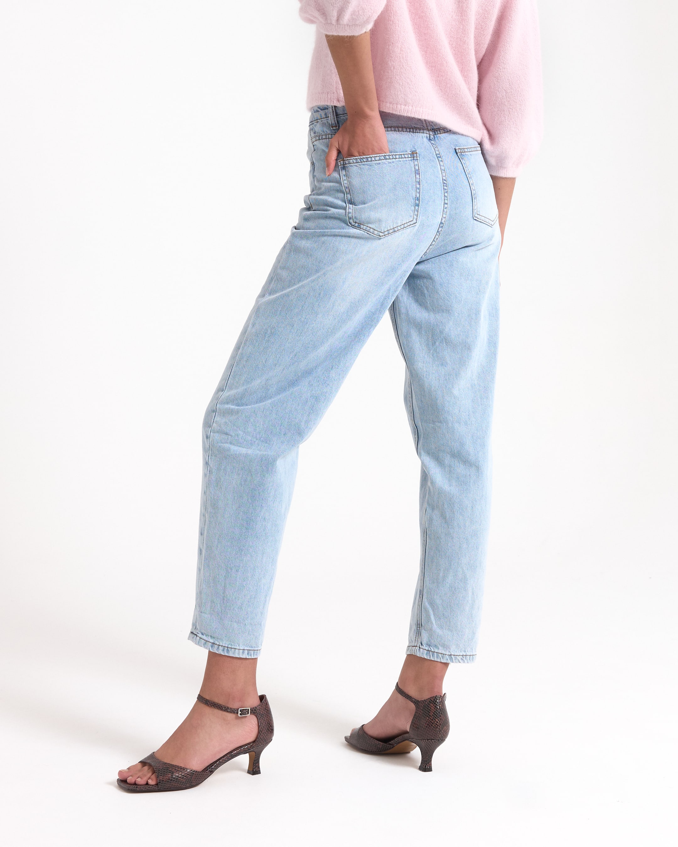 jeans, light wash, mid rise, straight leg, ankle length