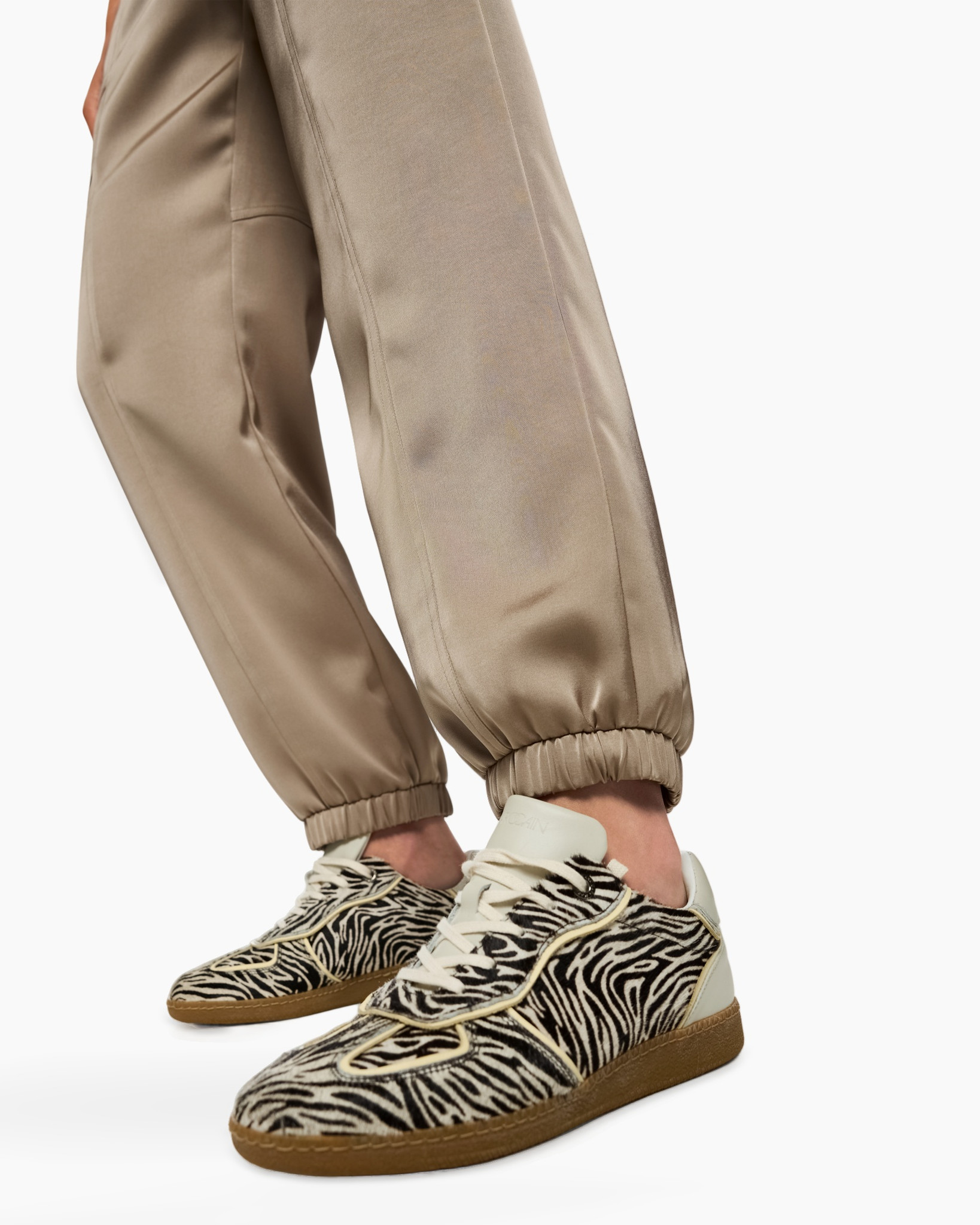 broeken, taperen, beige, elastische-slip, sneakers, zebra-patroon