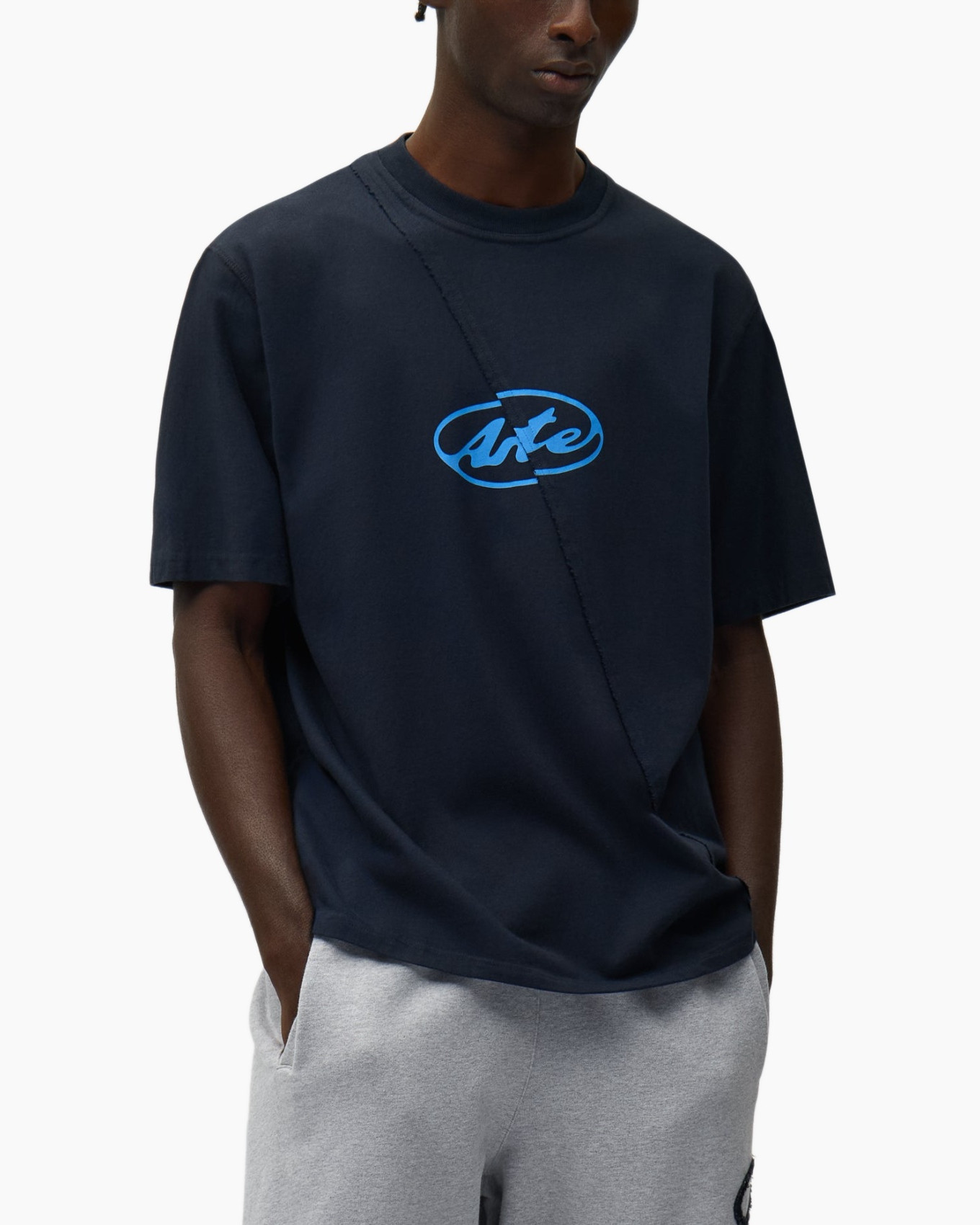 T-shirt, Mouw, Volwassene, Man, Persoon