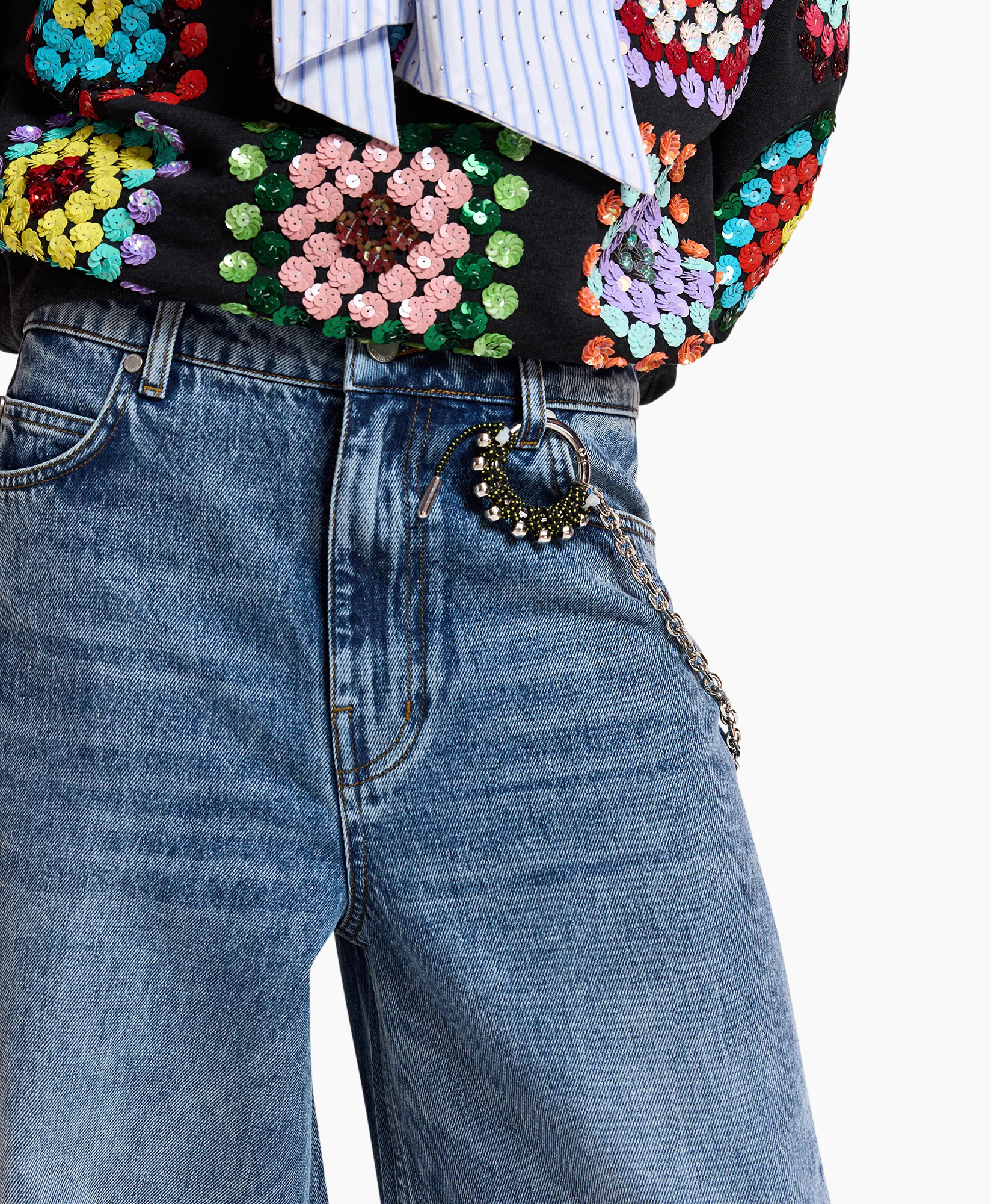 spijkerbroek, denim, riemhang, ketting, bloemenpatroon
