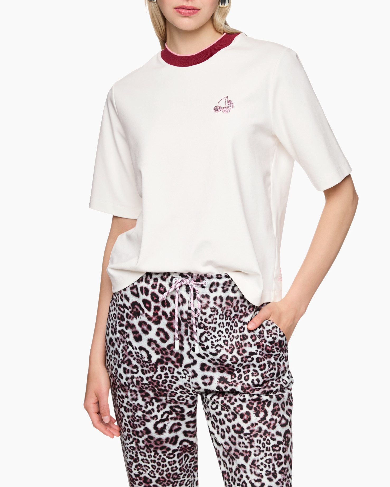 Clothing, T-Shirt, Blouse, Pants