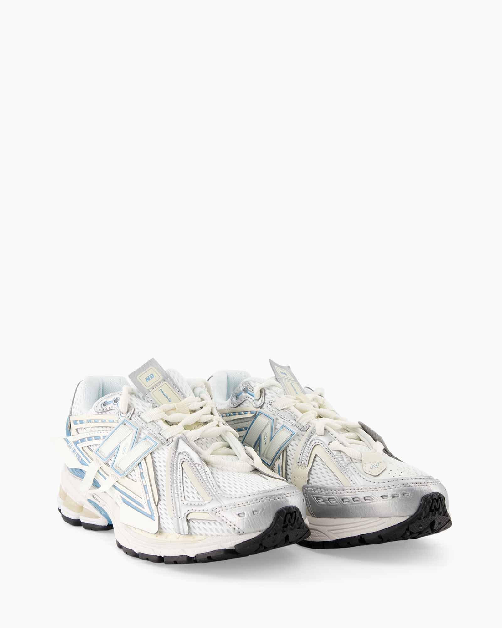 hardloopschoen, sneaker, wit, blauwe accenten, mesh」