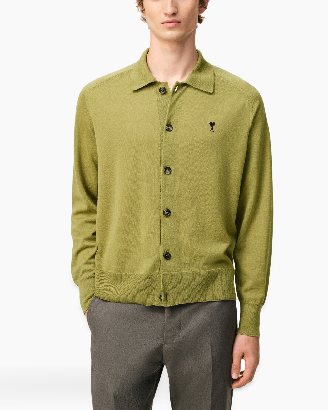 cardigan, olijf groen, knopen, breiwerk, lange mouw