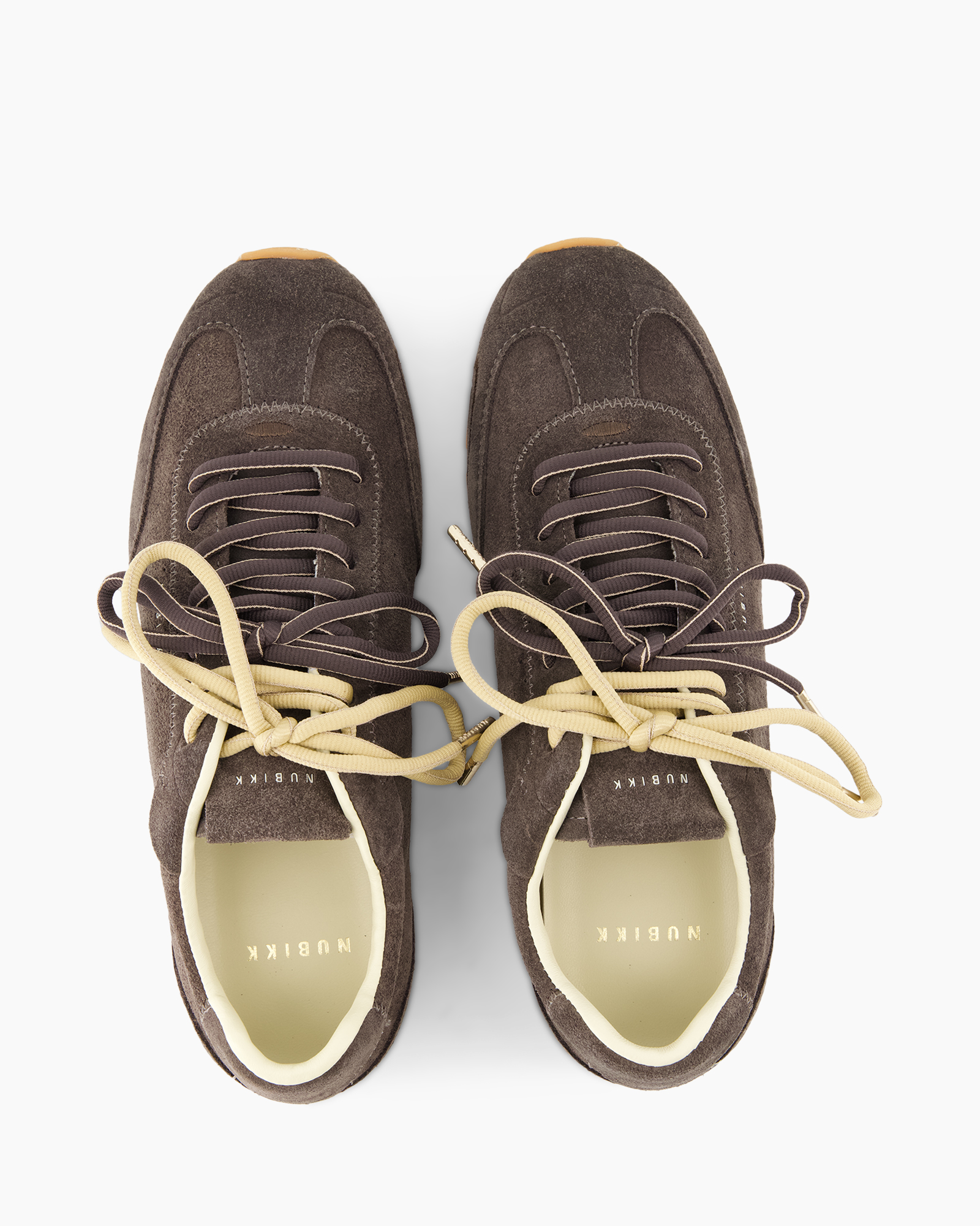 schoen, sneaker, bruin, suede, veters