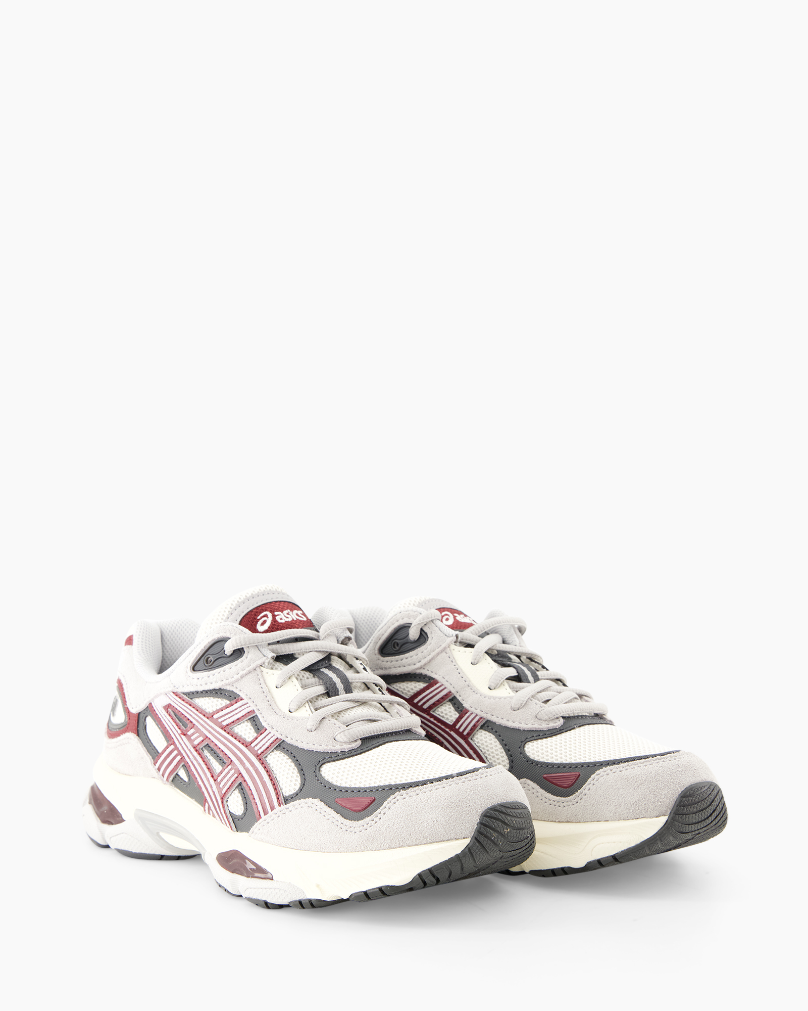neaker, hardloopschoen, mesh, grijs, maroon accenten