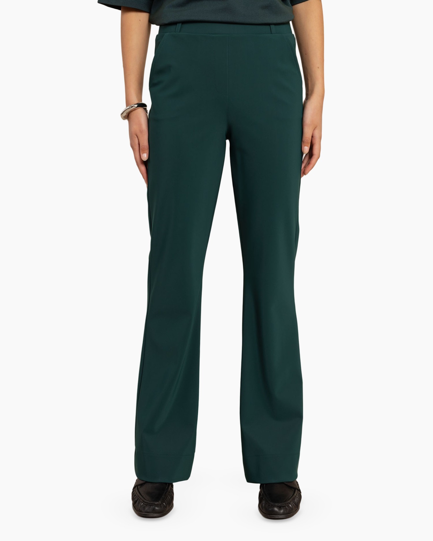 groene broek, wijd uitlopende broek, voorbandsluiting, kantoor kleding, verstelbare taille
