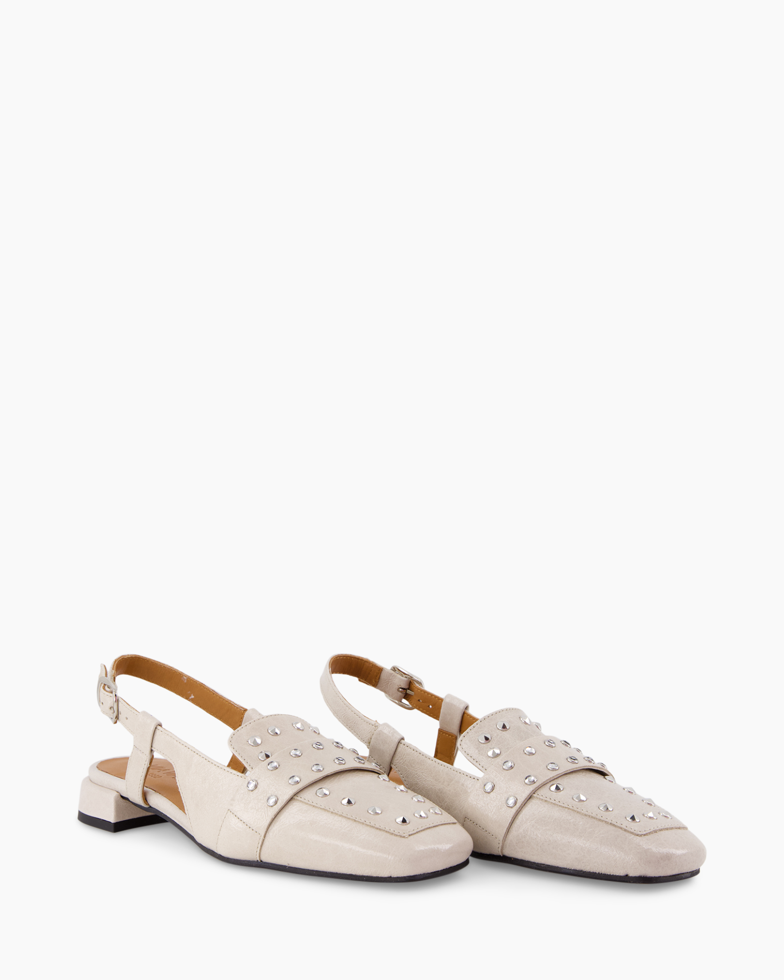 slip-ons, dames schoenen, beige, studs, gesloten teen, lage hak