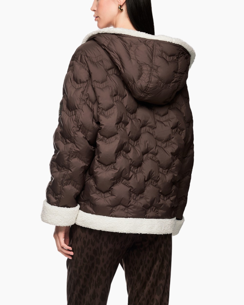jascolmant, bruine jas, shearling trim, dubbele rij, lange mouwen