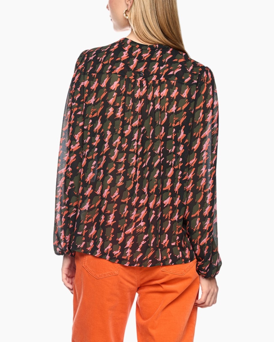 blouse, print abstract, lange mouw, sleutelgat, donkere achtergrond