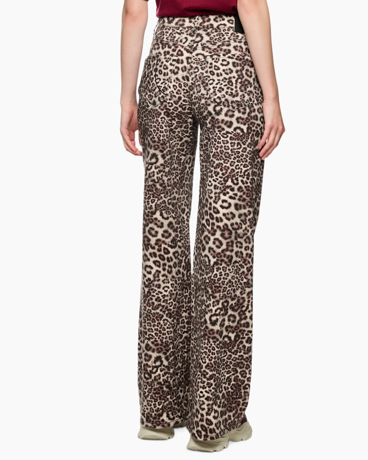 Clothing, Pants, Person, Footwear, Shoe